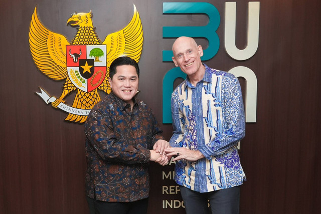 Menteri BUMN Erick Thohir bertemu Duta Besar Belanda untuk Indonesia Lambertus Christiaan Grijns di Kementerian BUMN, Jakarta, Senin (5/8/2024). Foto: X/@erickthohir