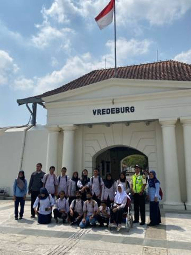 Sumber: Pribadi, 6/8/2024 (Kunjungan Siswa-siswi SLB Negeri 1 Bantul ke Museum Vredeburg)