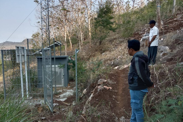 Alat pantau aktivitas vulkanik Gunung Semeru atau Repeater hilang di banker Desa Klepu, Kecamatan Sumbermanjing Wetan, Kabupaten Malang. Foto: Dok. Polres Malang