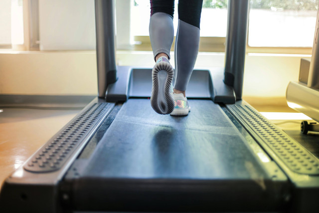 Foto Hanya Ilustrasi: Tips Memilih Treadmill untuk di Rumah. Sumber: Andrea Piacquadio/Pexels.com