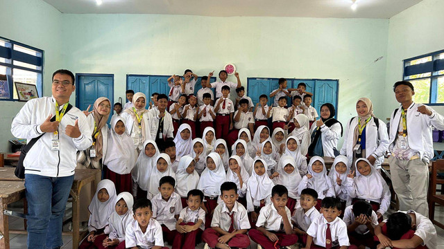 KKN Mas Tim 113 Kunjungi SDN 02 Ploso: Disambut Hangat dari Siswa dan Guru