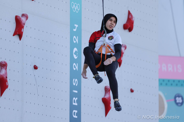 Atlet panjat tebing Rajiah Sallsabillah pada pertandingan Olimpiade Paris 2024 di Porte De La Chapella Arena, Paris, Prancis. Foto: NOC Indonesia