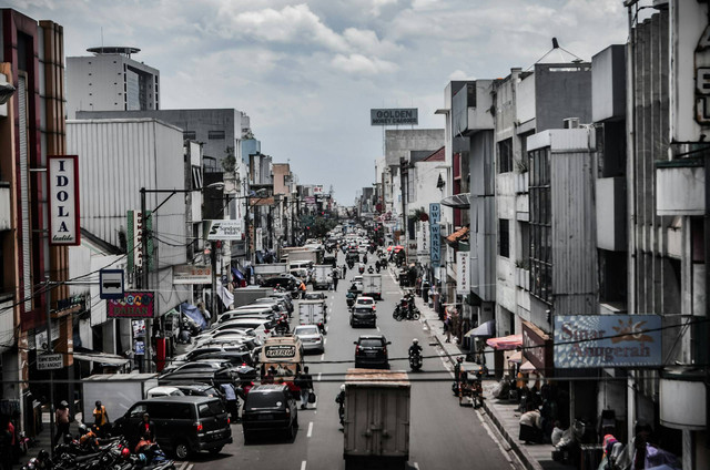 Jalan ABC Bandung. Foto hanya ilustrasi, bukan tempat sebenarnya. Sumber: Unsplash/MRF