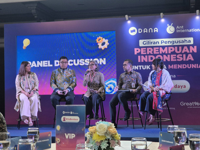 Peluncuran program SisBerdaya 2024 kolaborasi layanan keuangan digital DANA dan Ant International. Foto: kumparan/Hutri Dirga