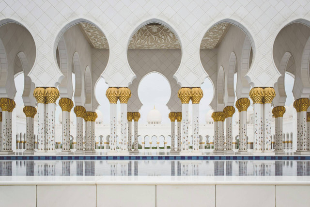 Ilustrasi Doa Masuk Masjid dan Keluar Masjid. Sumber: Unsplash/Azhar J