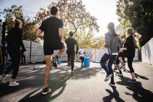 Pilihan Sepatu Running Asics Terbaik Tahun 2024. Foto Hanya Ilustrasi. Sumber Foto: Unsplash.com/Gabin Vallet