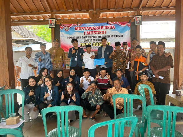 Pelaksanaan Musyawarah Desa dalam Pengoptimalisasian Layanan BPJS Kesehatan oleh KKN Tim II UNDIP 2023/2024 bersama Perangkat Desa dan Warga Desa Gosono