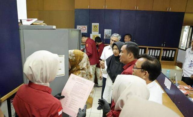 Penggeledahan di kantor Perusahaan Daerah Air Minum (PDAM) Way Rilau Bandar Lampung oleh Kejati Lampung | Foto : Dok. Kejati Lampung