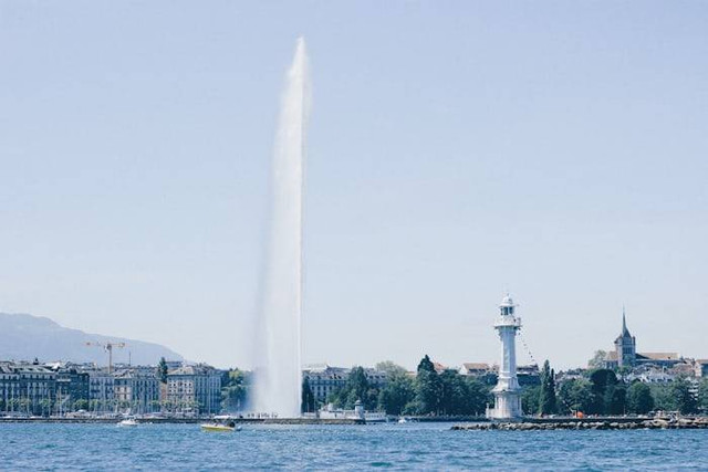 Danau Terindah di Eropa (Foto Danau Geneva) Sumber: unsplash/ Haut Risque