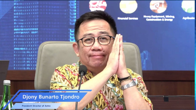 Presiden Direktur PT Astra International Tbk (ASII) Djony Bunarto Tjondro dalam konferensi pers paparan publik virtual, Kamis (8/8/2024). Foto: Ghinaa Rahmatika/kumparan