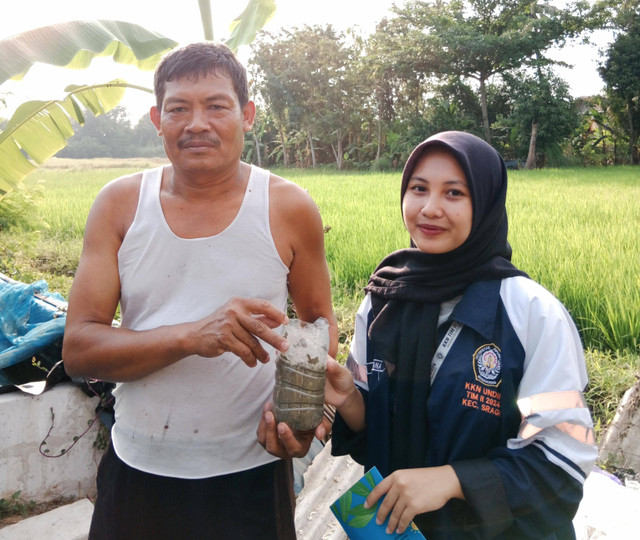 Dokumentasi dengan Bapak Idin, Sumber : Dokumentasi Pribadi