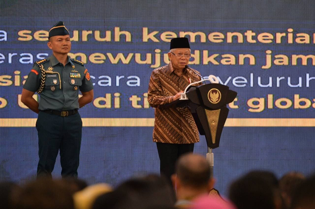 Wakil Presiden Ma'ruf Amin pada penyerahan Penghargaan UHC Awards 2024. Foto: Dok. BPJS Kesehatan