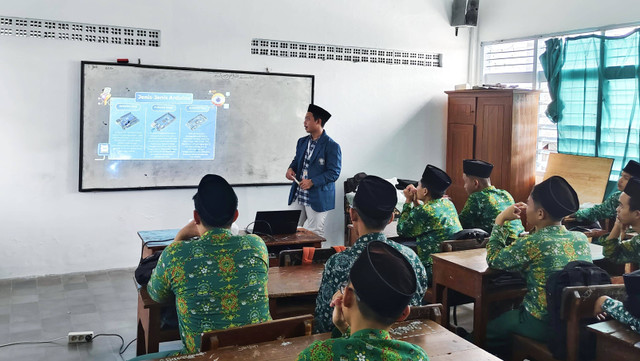 Pelatihan Inovasi Teknologi dan Robotika. (31/07/2024) (Foto: dokumen pribadi)