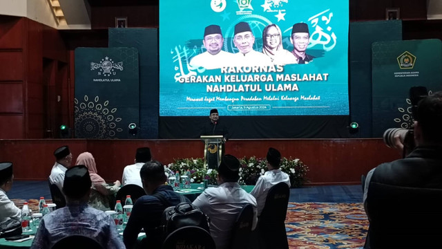 Menteri Agama Yaqut Cholil Qoumas memberikan sambutan dalam acara Rakornas GKMNU di Hotel Bidakara, Jakarta Selatan, Jumat (9/8/2024).  Foto: Fadlan Nuril Fahmi/kumparan