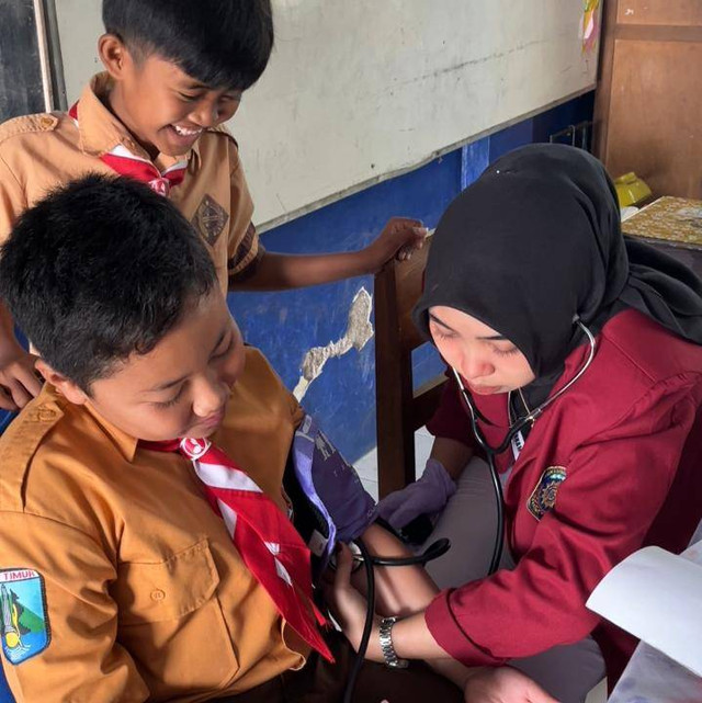 Pemeriksaan pada siswa SDN Tamanharjo 2