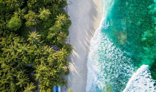 Pulau Mengkudu, foto hanya ilustrasi bukan tempat sebenarnya. Sumber: Unsplash/Nattu Adnan