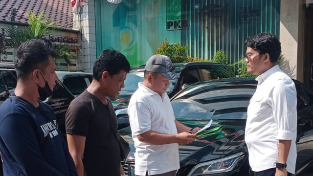 Paguyuban Sopir Mikrolet dan APB Jakarta mendatangi kantor DPP PKB di Jakarta, Jumat (9/8). Foto: Dok. Istimewa