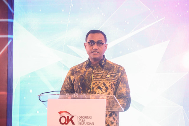 Kepala Eksekutif Pengawas Inovasi Teknologi Sektor Keuangan, Aset Keuangan Digital, dan Aset Kripto Otoritas Jasa Keuangan (OJK) Hasan Fawzi dalam peluncuran Peta Jalan IAKD 2024-2028. Foto: dok. OJK