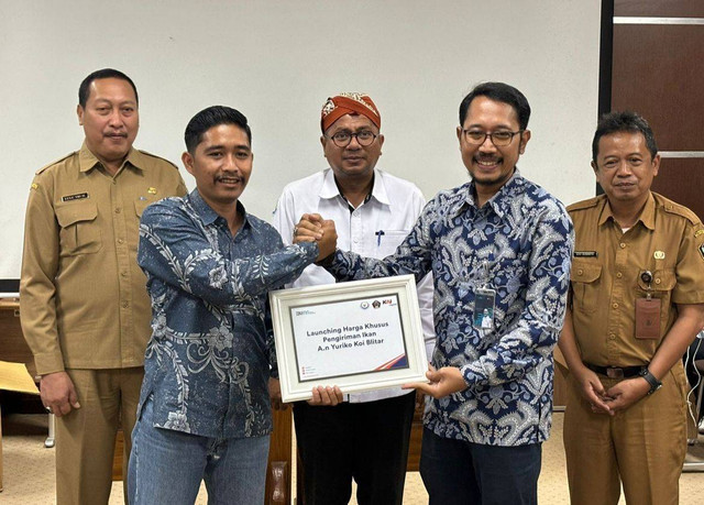 KAI Logistik, anak usaha KAI, bekerja sama dengan Kementerian Kelautan dan Perikanan (KKP) untuk mempermudah bisnis pelaku industri dan UMKM ikan hias di Indonesia. Foto: KAI Logistik