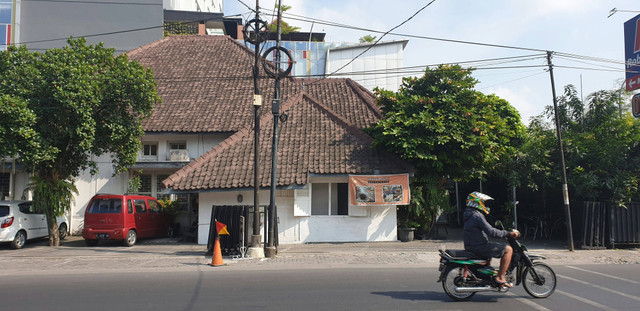 Ilustrasi Nama Rumah Adat Aceh. Sumber: Unsplash/Mahmur Marganti