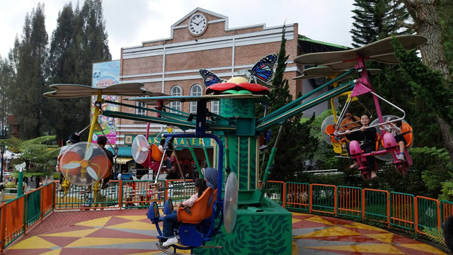 Playground untuk Orang Dewasa di Jakarta. Foto hanya ilustrasi, bukan tempat yang sebenarnya. Sumber: unsplash.com/Edwin Petrus.