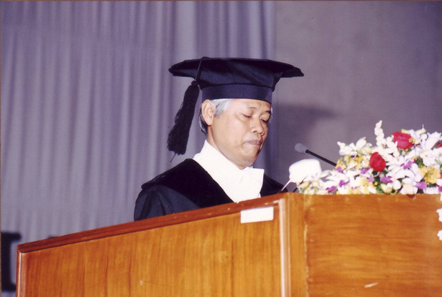 Rektor UGM periode 2007-2012 Prof Sudjarwadi (77) meninggal dunia pada Sabtu (10/8) pukul 21.48 WIB di Rumah Sakit Akademik. Foto: Dok. Humas UGM