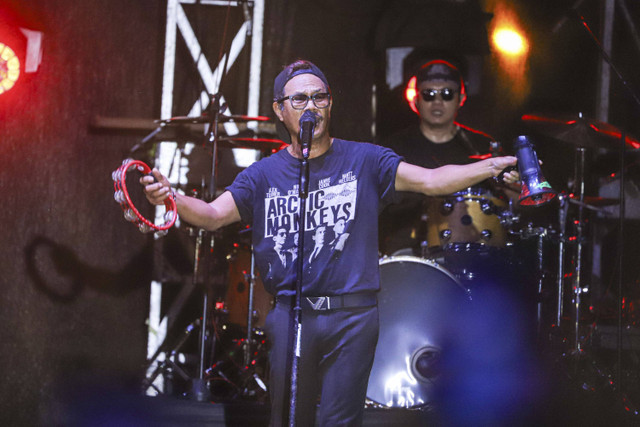 Grup musik Jamrud saat tampil di The 90's Festival, Gambir Expo Kemayoran, Jakarta, Sabtu (10/8/2024). Foto: Iqbal Firdaus/kumparan