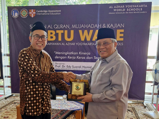 Prof Edy dan Hafidh Asrom (Humas UWM)