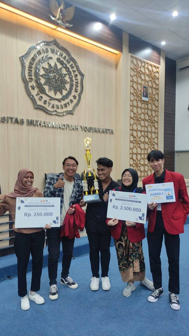 Mahasiswa manajemen berhasil meraih juara dalam perlombaan nasional business plan competition. Sumber gambar : dokumentasi pribadi.