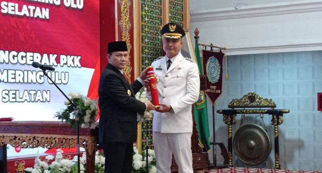 Prosesi pelantikan Pj Bupati OKU M Iqbal Alisyahbana yang langsung dilantik oleh Pj Gubernur Sumsel Elen Setiadi, di Griya Agung Palembang, Minggu 11 Agustus 2024 Foto : Abdullah Toriq/Urban Id