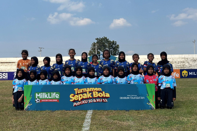 SDN Wonotingal vs MIN 1 Kendal di final KU 10 MilkLife Soccer Challenge Semarang Series 1 2024. Foto: Aji Nugrahanto/kumparan