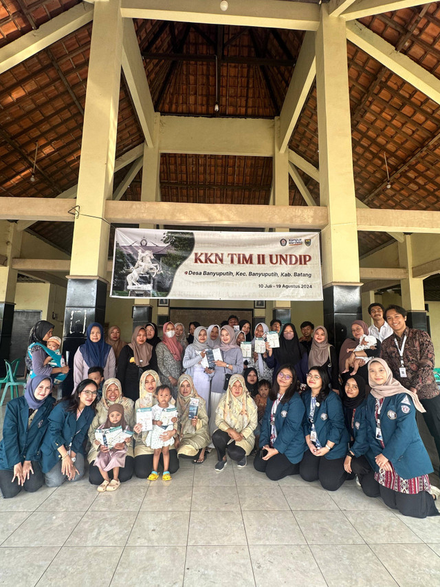 Foto Bersama IPNU, Ibu Hamil, Ibu Menyusui, dan Ibu yang memiliki Balita