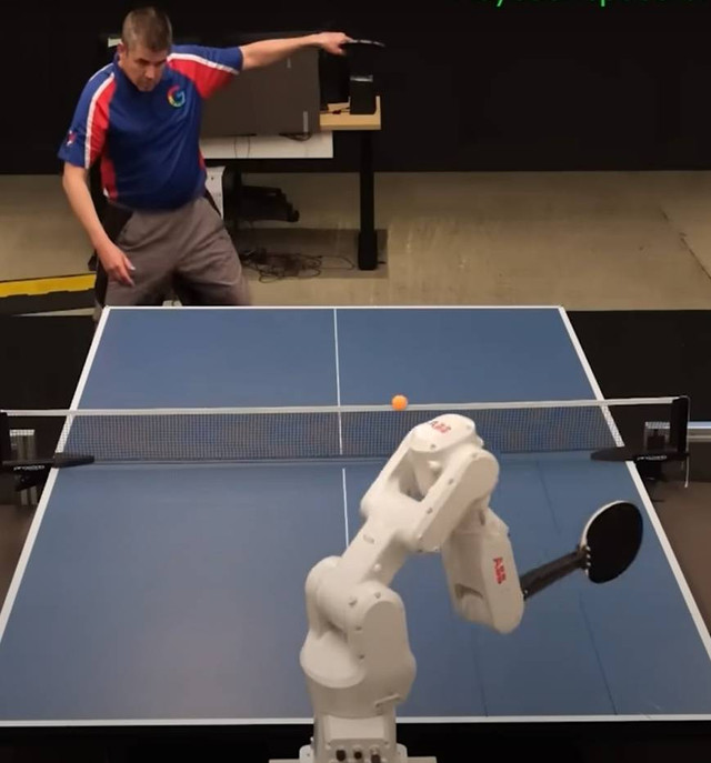 Demonstrasi robot bermain tenis meja bersama manusia. Foto: Youtube/ Atil Iscen