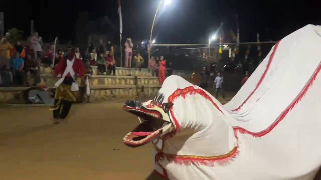 Penampilan Barongan dalam kesenian Reog Bendungan (2/8/2024)