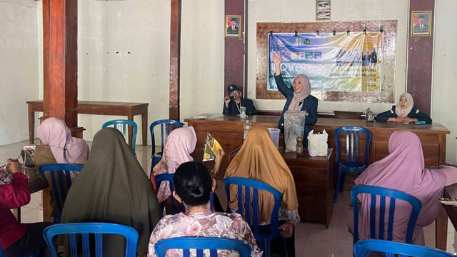 Pelatihan Pembuatan Pupuk Organik Cair (POC)