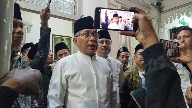 Ketua Umum PBNU Yahya Cholil Staquf atau Gus Yahya di Kantor PCNU Surabaya, Senin (12/8/2024). Foto: Farusma Okta Verdian/kumparan