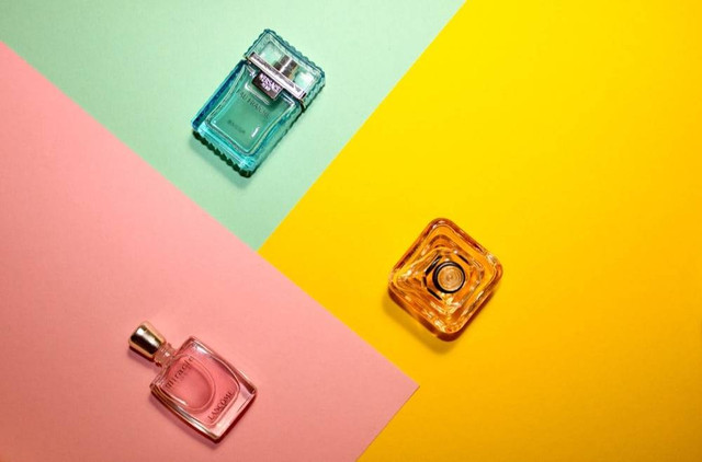 Ilustrasi Parfum Pria Non Alkohol Tahan Lama. Sumber Unsplash/Polina Zimenkova