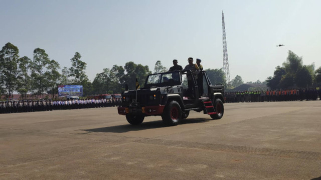 Apel gelar pasukan Mantap Praja Jaya 2024 di Lapangan Satlat Korbrimob Polri, Cikeas, Bogor, Selasa (13/8/2024). Foto: Rachmadi Rasyad/kumparan