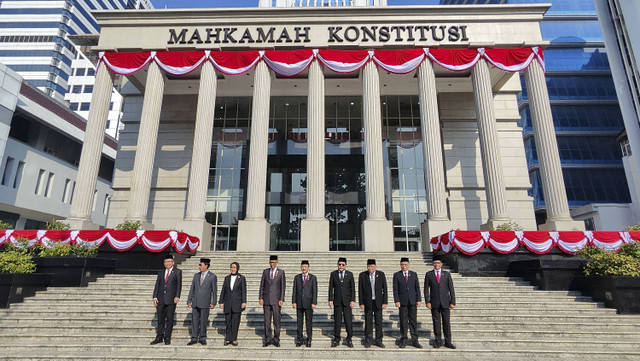 Upacara perayaan hari ulang tahun (HUT) ke-21 Mahkamah Konstitusi di Halaman Gedung MK, Jakarta Pusat, Selasa (13/8/2024). Foto: Jonathan Devin/kumparan