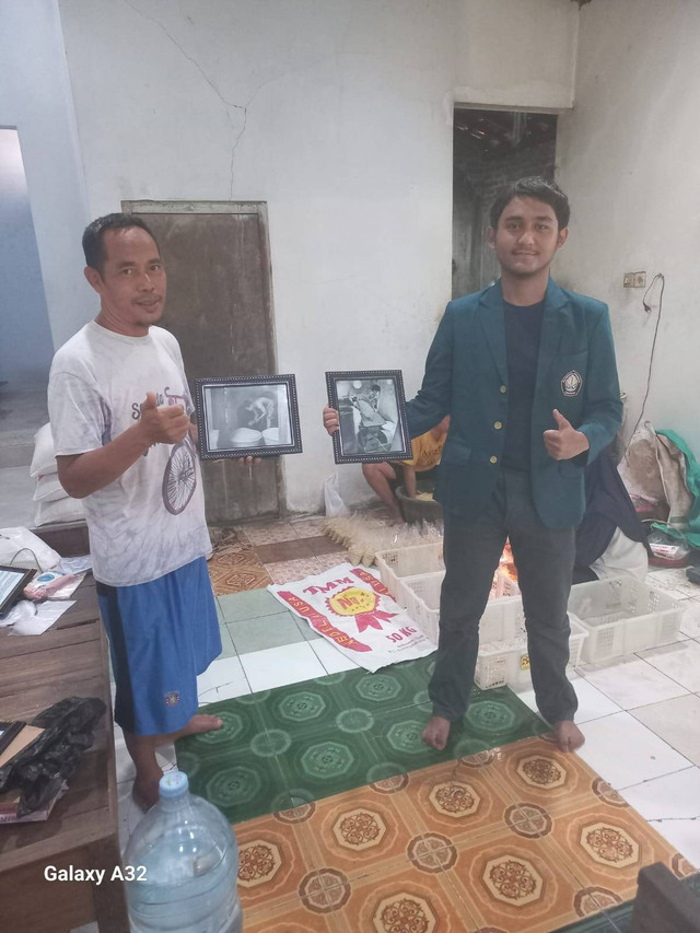 Etnofotografi Di Balik Bungkus Tempe: Potret Kehidupan Pak Mustofa