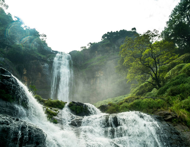 Curug Dewa. Foto hanya ilustrasi, bukan tempat sebenarnya. Sumber: Unsplash/Fadhel Rabbani