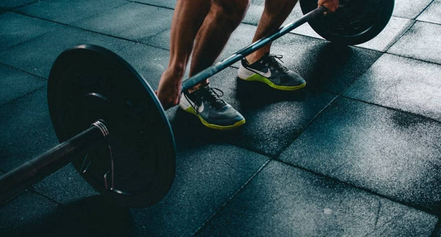 Gym di Majalaya. Foto hanyalah ilustrasi bukan tempat sebenarnya. Sumber: Unsplash/Victor Freitas