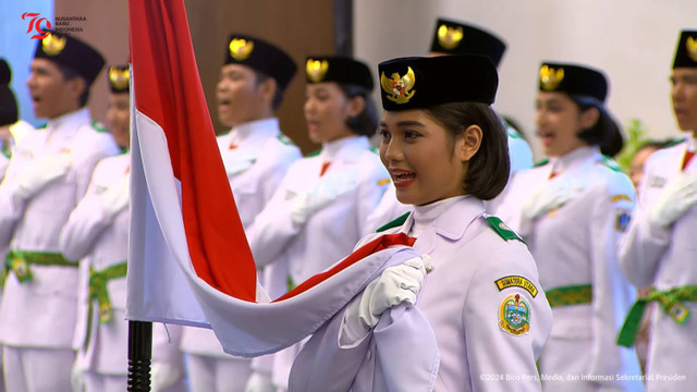 Suasana pengukuhan Paskibraka 2024 di IKN, Selasa (13/8/2024). Foto: YouTube/Sekretariat Presiden