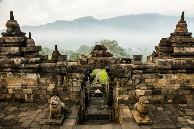 Foto Hanya Ilustrasi: Mengetahui Hubungan Kerajaan Sriwijaya dengan Kerajaan-Kerajaan Lainnya. Sumber: Charl Durand/Pexels.com