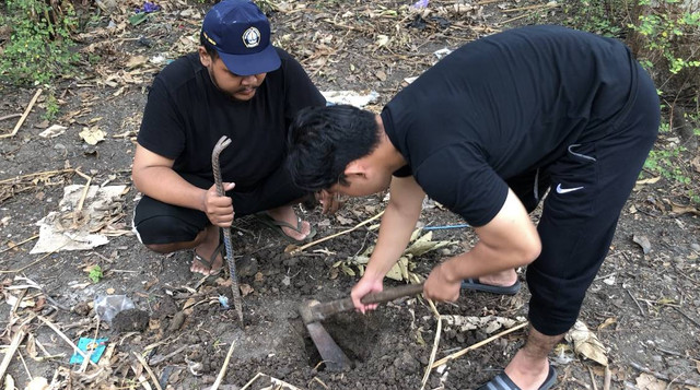 Penggalian Lubang Biopori (Dokumentasi Pribadi)