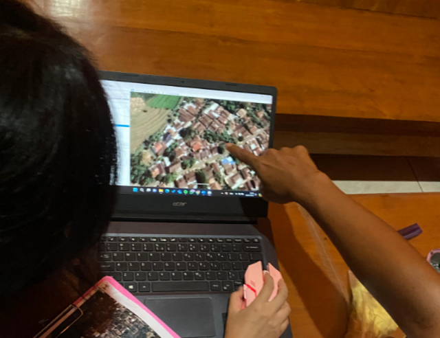 Mahasiswa KKN UNDIP Membuat Peta Administrasi Desa Karangtengah