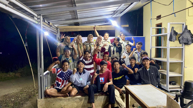Sosialisasi Digital Marketing Bersama Masyarakat Caringin Kulon