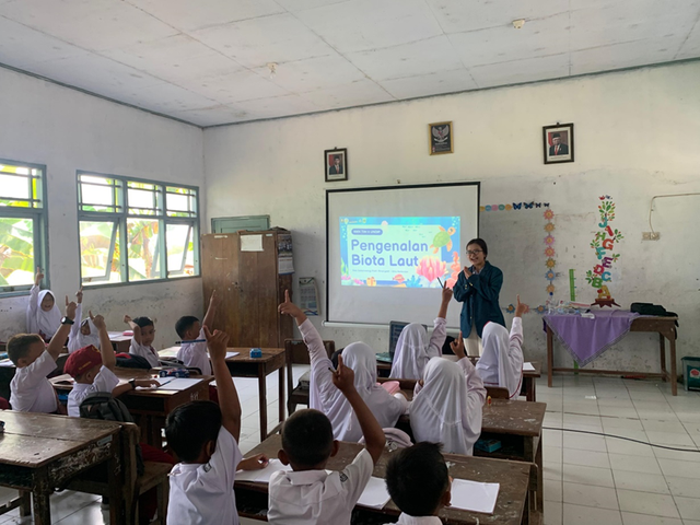 Edukasi Pengenalan Biota Laut Di Sekolah Dasar Negeri 03 Pesucen