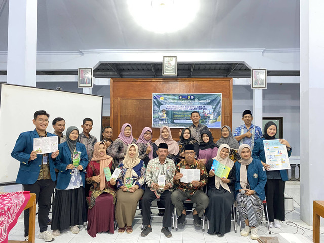 Pelaksanaan Program Kerja Keuangan Syariah oleh Yasmina Salma Hanifa (KKN TIM II UNDIP 2024)