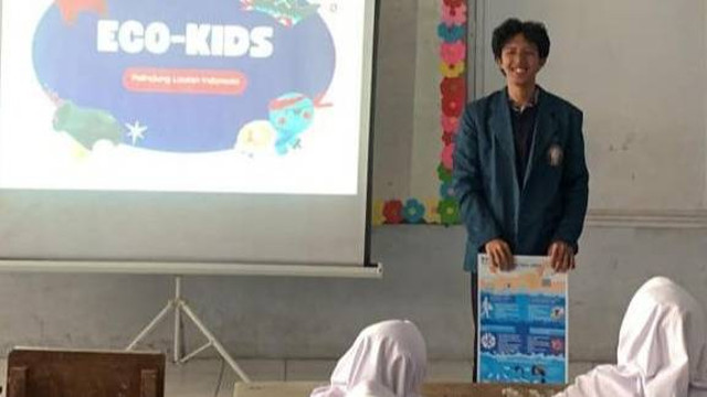 ECO-KIDS: Memupuk Generasi Pelindung Laut di Pesucen